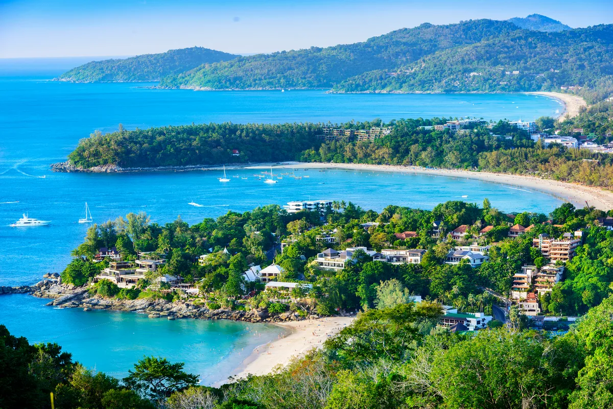 ขายโรงแรมหรู ระดับ 4 ดาว ขนาด 224 ห้อง ใกล้หาดกะรน จ.ภูเก็ต