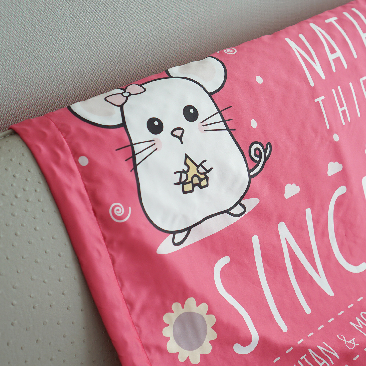 ผ้าห่ม ใส่ประวัติแรกเกิด ลาย Mini Mouse - Shocking Pink
