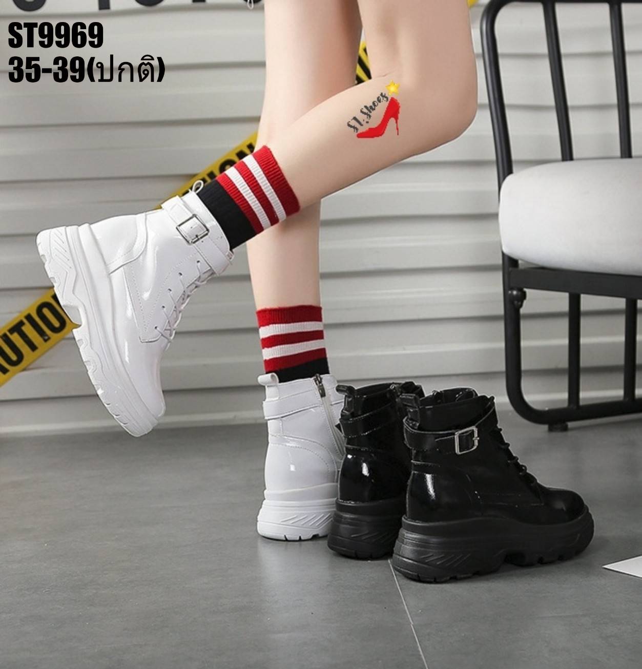 รองเท้าผ้าใบแฟชั่นหุ้มข้อแต่งเข็มขัด (สีดำ)