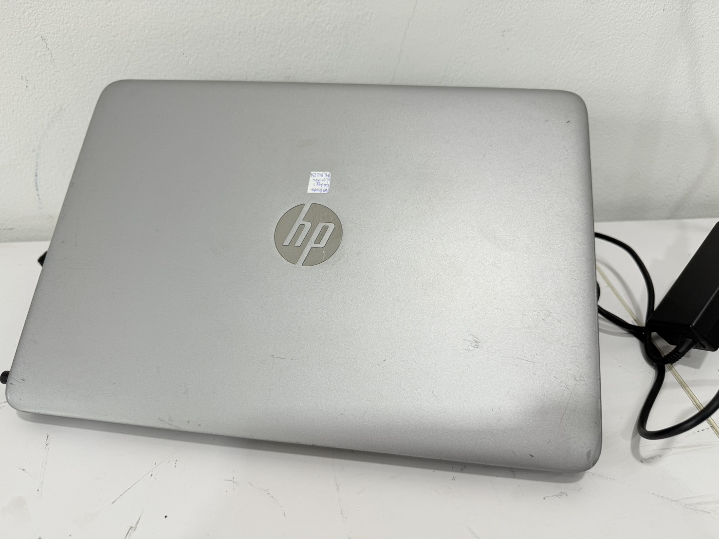 โน๊ตบุ๊ค HP EliteBook 840 G4 (i5-7300U/8GB/M.2 256GB) ไม่มี Adapter แบตเสื่อม จอ Bright ขอบยางเสื่อม ปุ่มหาย 1 ปุ่ม