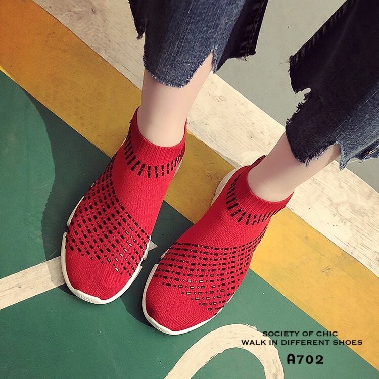 รองเท้าผ้าใบผ้ายืดแต่งคริสตัล (สีดำ)