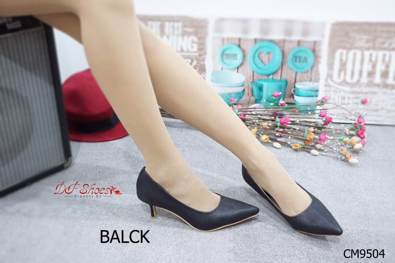 รองเท้าคัทชูหัวแหลมปั้มนูน (2สี)