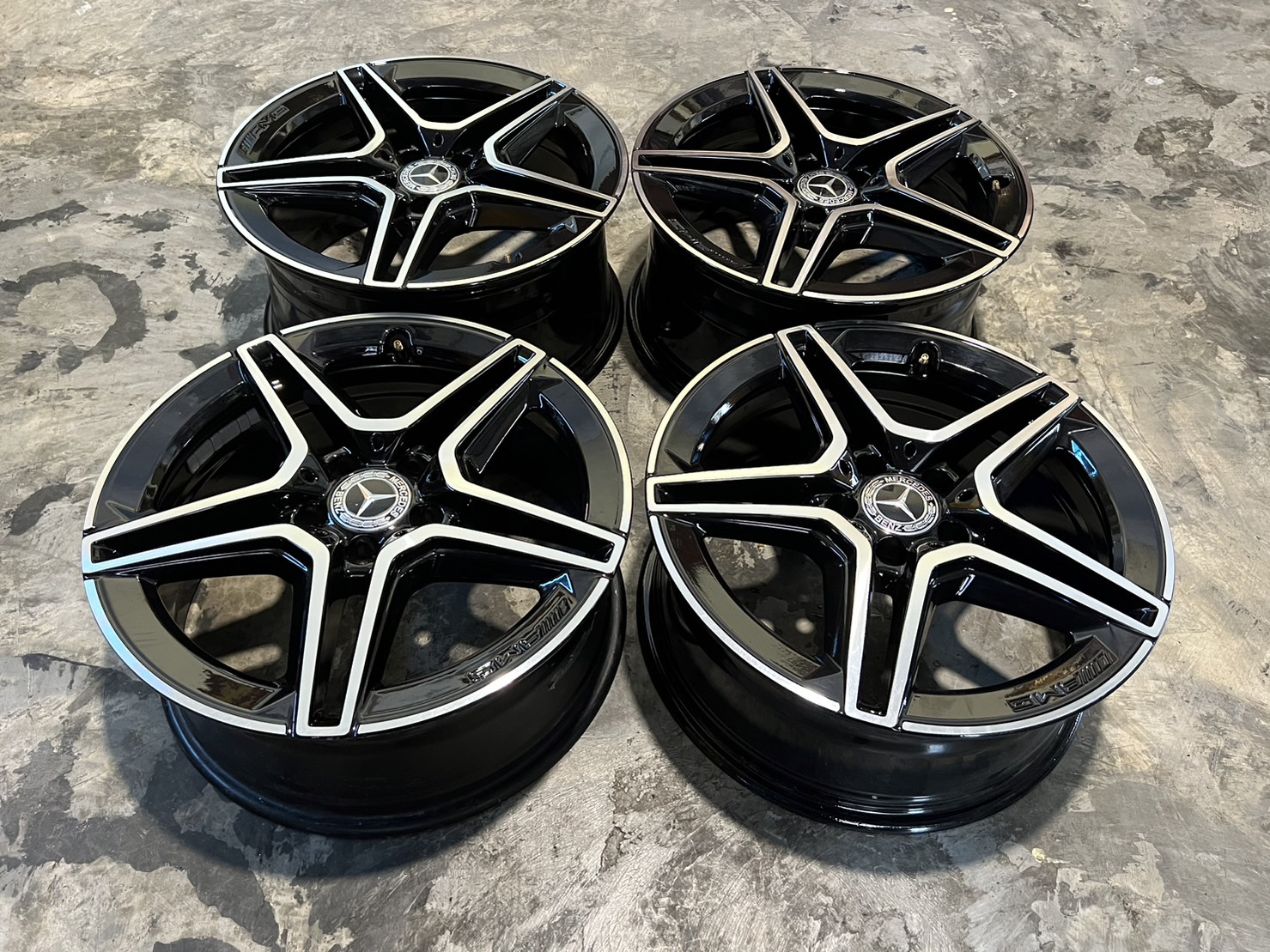 ล้อเบนซ์แท้ AMG 5 tawin spoke 18" C-class w205