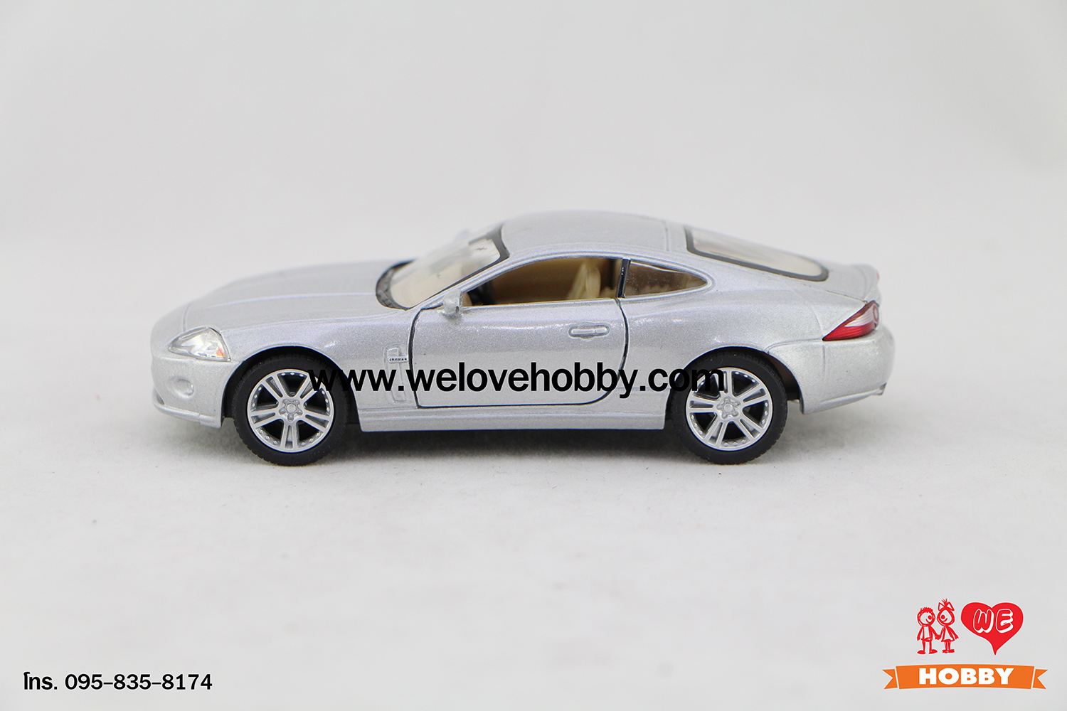 โมเดลรถซุปเปอร์ คาร์ Jaguar XK Coupe สีเทา Scale 1:38