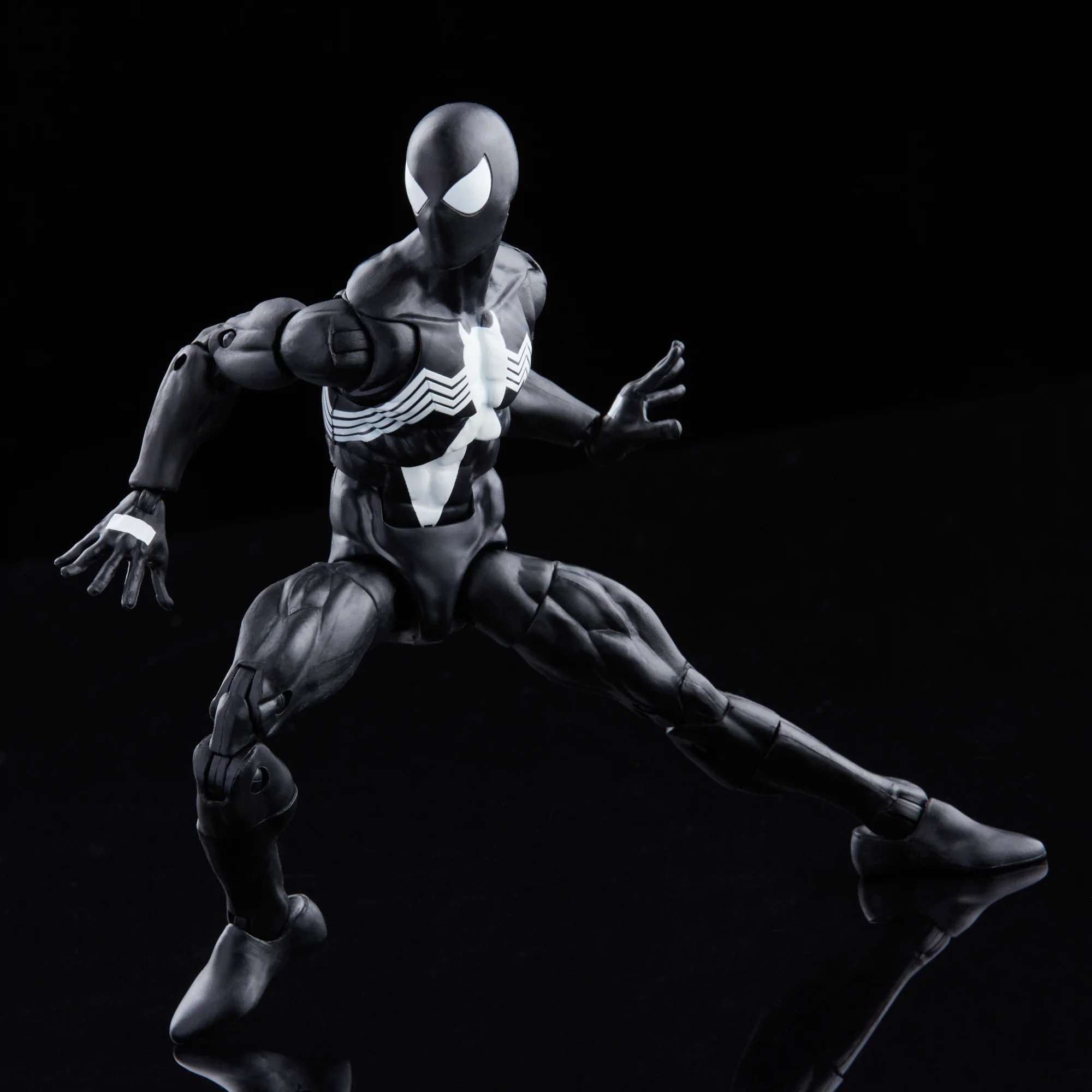 Hasbro Marvel Legends Retro Collection Symbiote Spider-Man 6-inch Figure ฮาสโบร มาร์เวล เลเจนด์ ซีรี่ย์ส หุ่นโมเดลฟิกเกอร์ ซิมไบโอต สไปเดอร์-แมน ขนาด 6 นิ้ว ลิขสิทธิ์แท้
