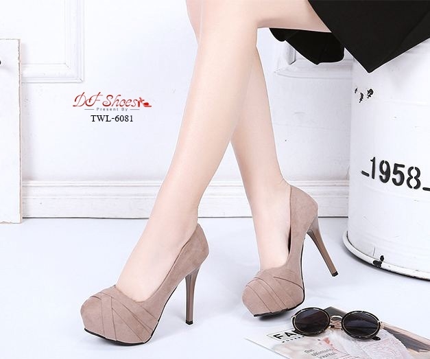 รองเท้าคัทชูส้นสูงแต่งดีเทลหน้า (สีแอปริคอท)
