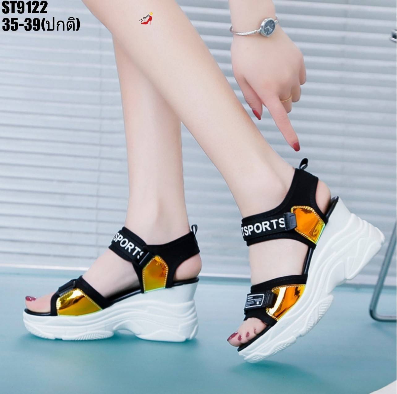รองเท้าลำลองเสริมส้นแต่งสายเมจิกเทป (สีดำ)