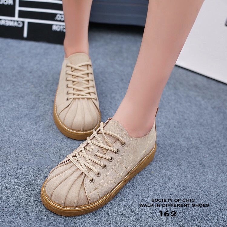 รองเท้าผ้าใบหนังนิ่มสไตล์วินเทจ (สีดำ)