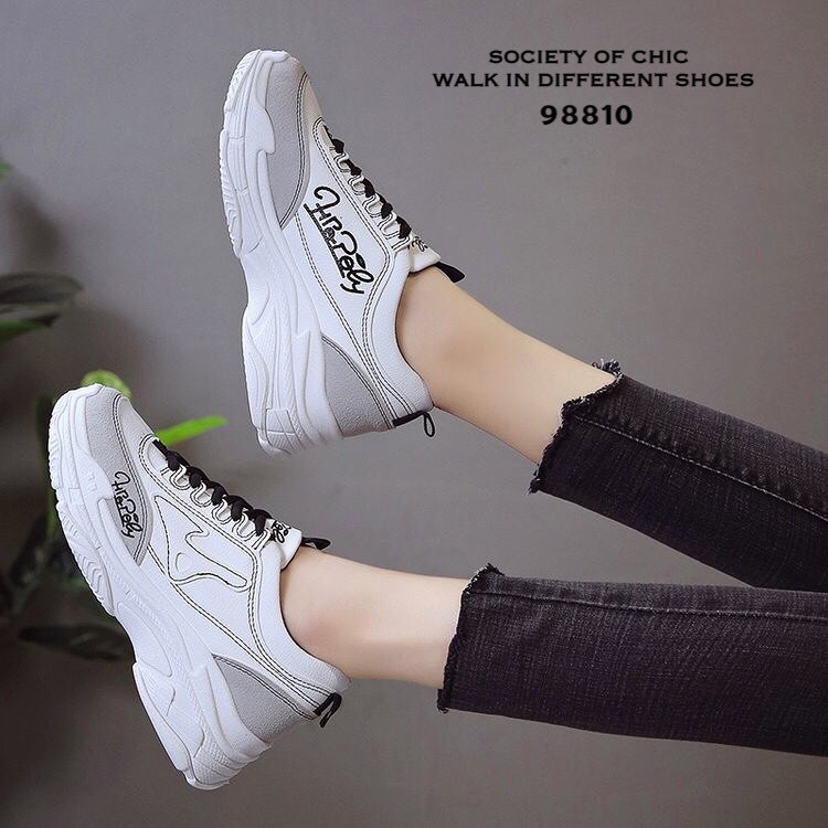 รองเท้าผ้าใบทรงsportแต่งลาย (สีแดง)