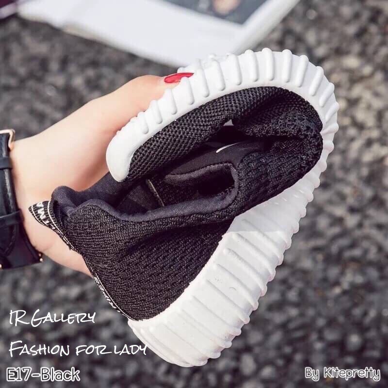 รองเท้าผ้าใบคอมฟอร์ตทรงสวมสไตล์ Sport (สีดำ)