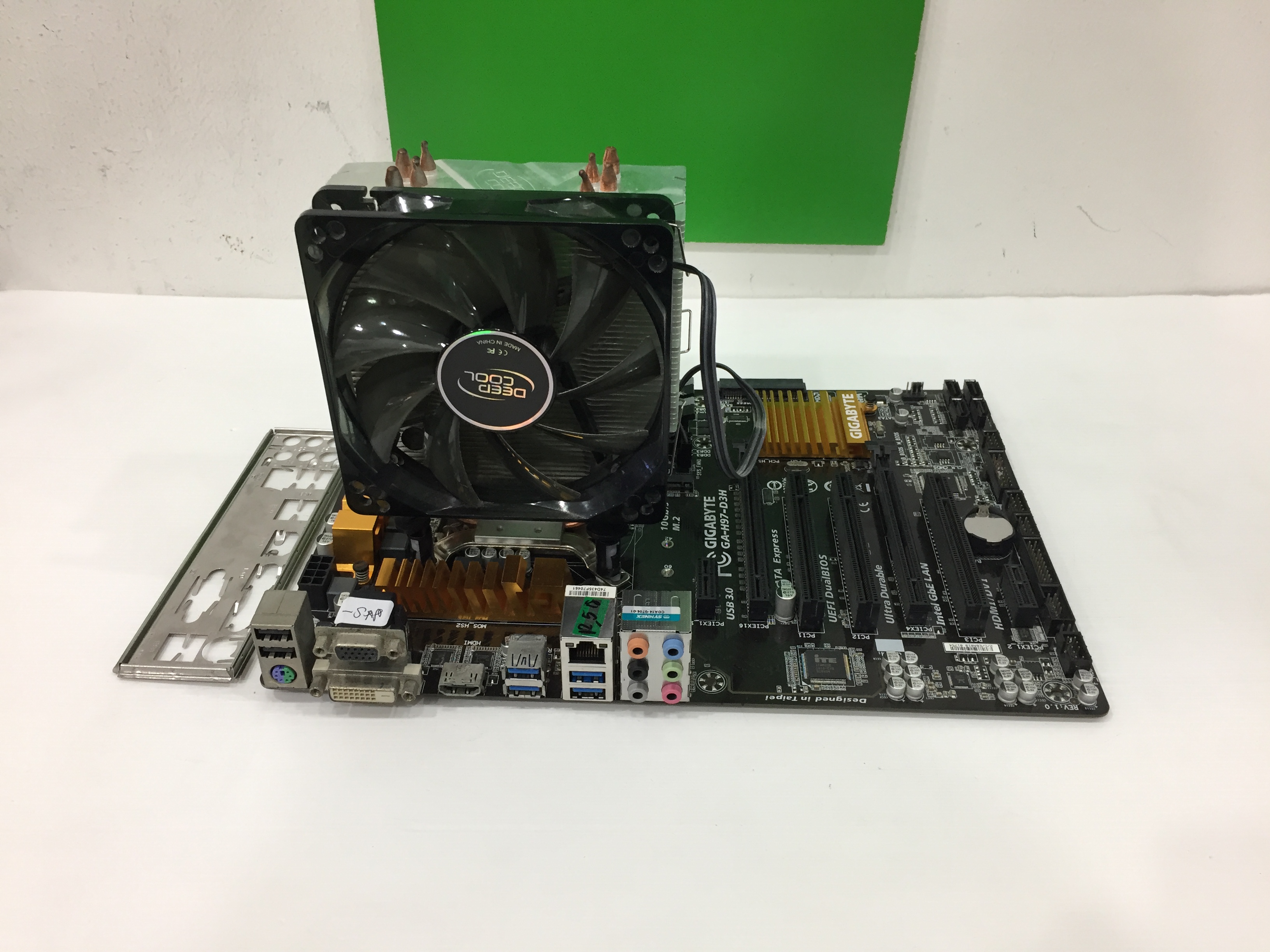 intel Core i7-4770 + Gigabyte GA-H97-D3H