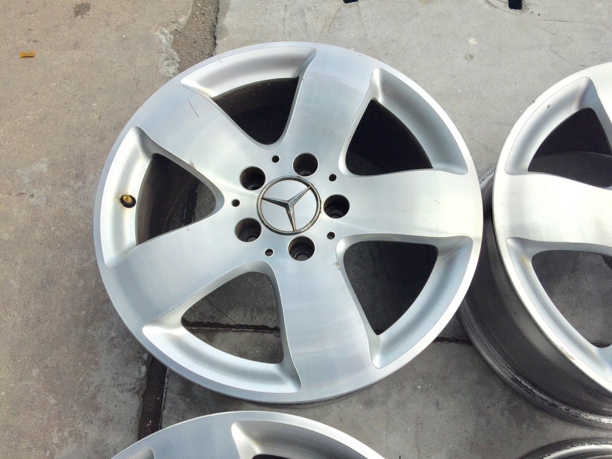 ล้อปังตอ 211 ขอบ 16" แท้ เดิมๆ