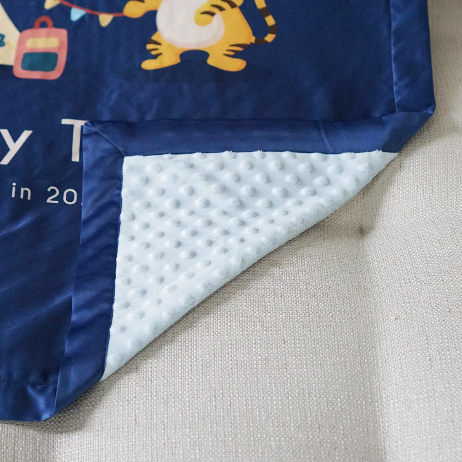 ผ้าห่มเด็ก สั่งทำใส่ชื่อ ลายเสือ ปีขาล Tiger with tent - Navy
