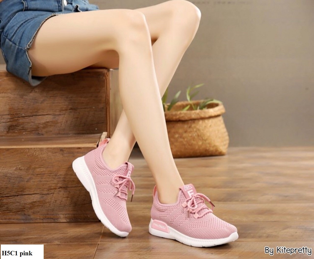 รองเท้าผ้าใบแฟชั่นผ้าระบายสไตล์ Sport (สีชมพู)