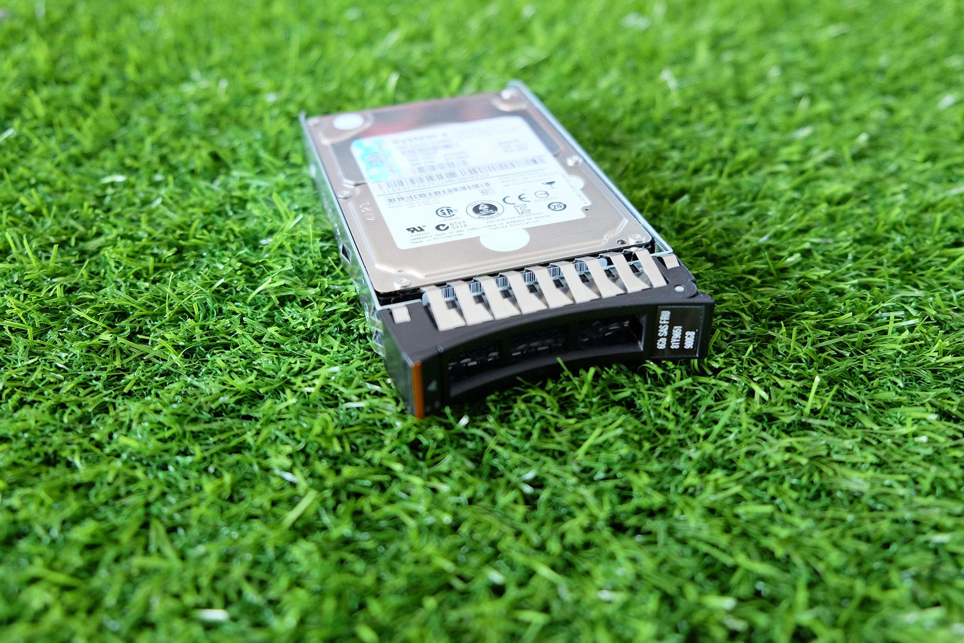 Harddisk IBM SAS 1.2 TB ความเร็ว 10K ขนาด 2.5 มี Tray ให้พร้อม เหมาะกับ Server