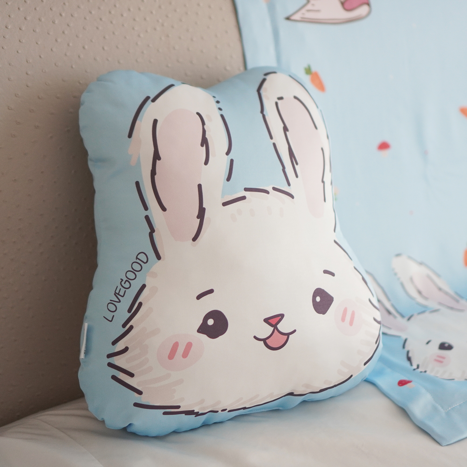 ชุดของขวัญเด็ก ผ้าห่ม Milestone ขนาด 75x100cm + หมอนอิง ลาย Rabbit with Carrot - Blue