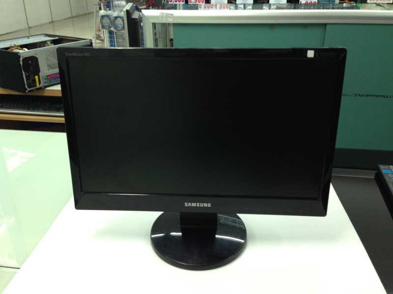 Samsung SyncMaster 943SNX Plus LCD 18.5"
