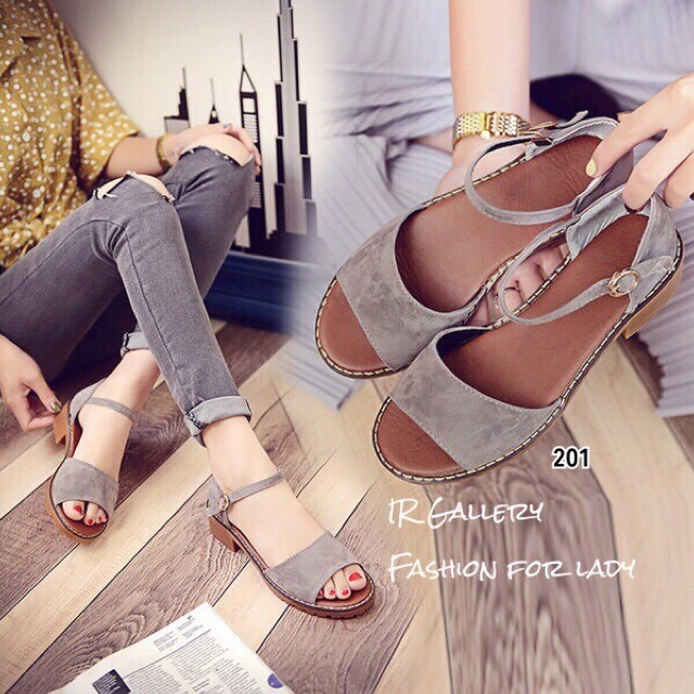 รองเท้าลำลองปิดส้น (สีเทา)