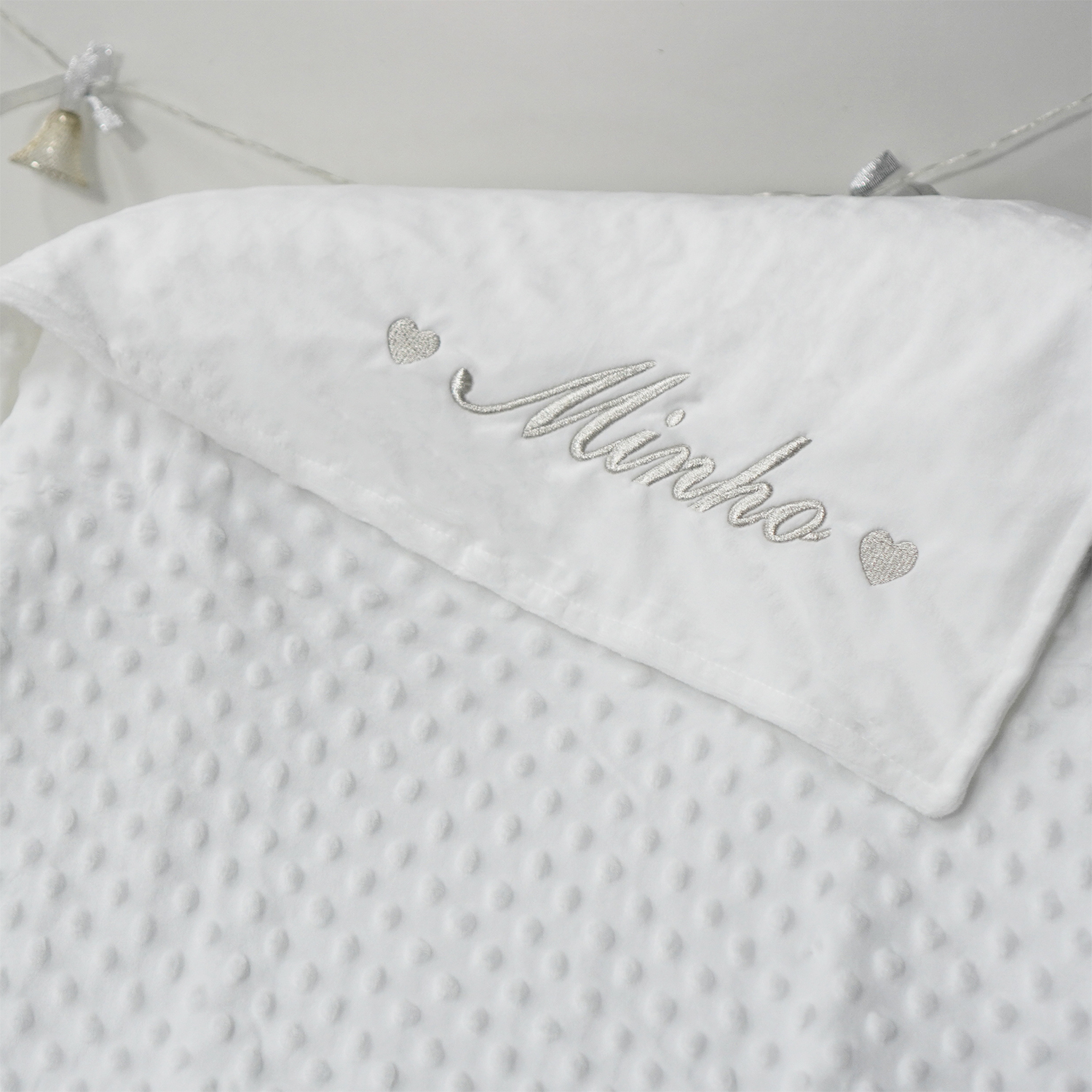 ผ้าห่ม Minky - สีขาว 75x100cm แบบปักชื่อ+icon - 1 Heart