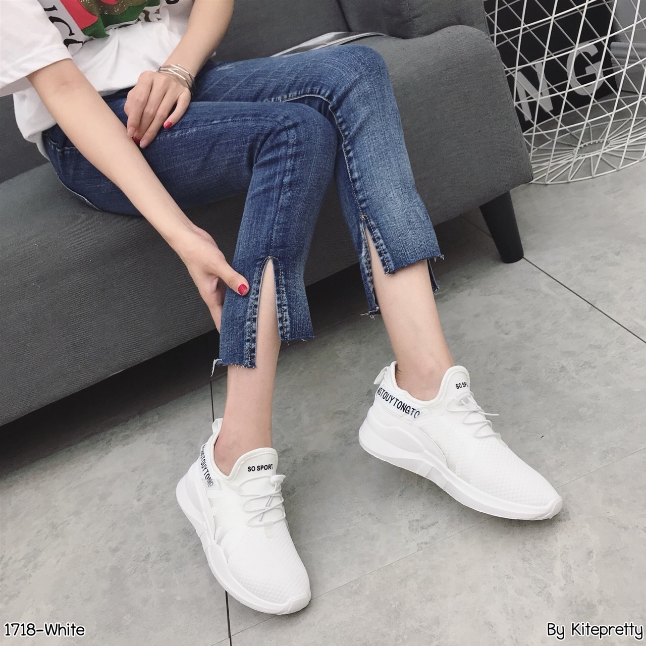 รองเท้าผ้าใบสไตล์Sportแต่งแถบ (สีขาว)