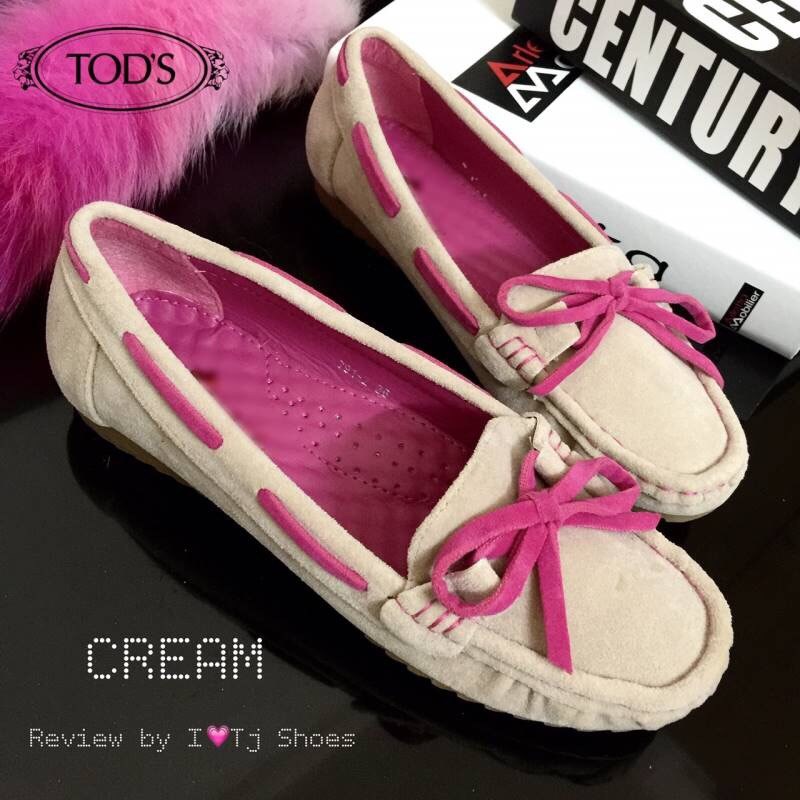 พร้อมส่ง : รองเท้าแฟชั่น STYLE TOD'S (สีครีม)