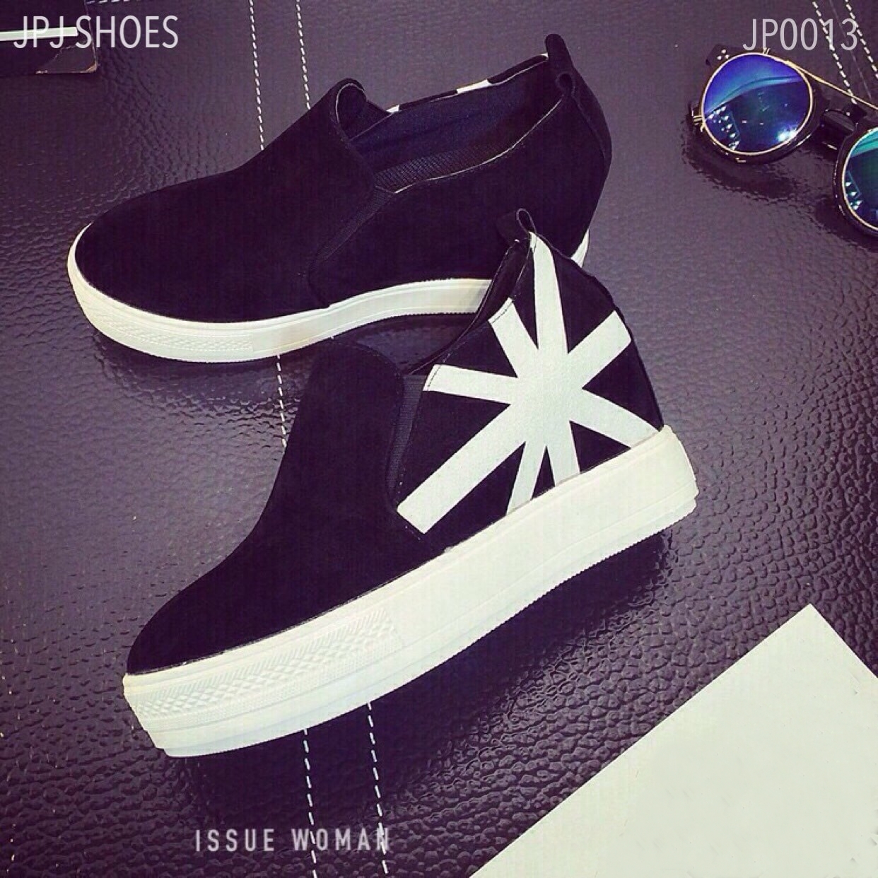 พร้อมส่ง : รองเท้าผ้าใบหุ้มข้อทรง Slip On (สีดำ)