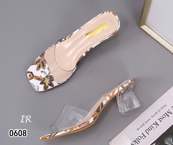 รองเท้าส้นแก้วเปิดส้นแต่งลาย (สีเหลือง)