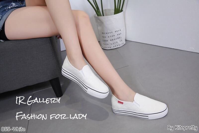 รองเท้าผ้าใบผ้านิ่มทรง Slip on (สีขาว)
