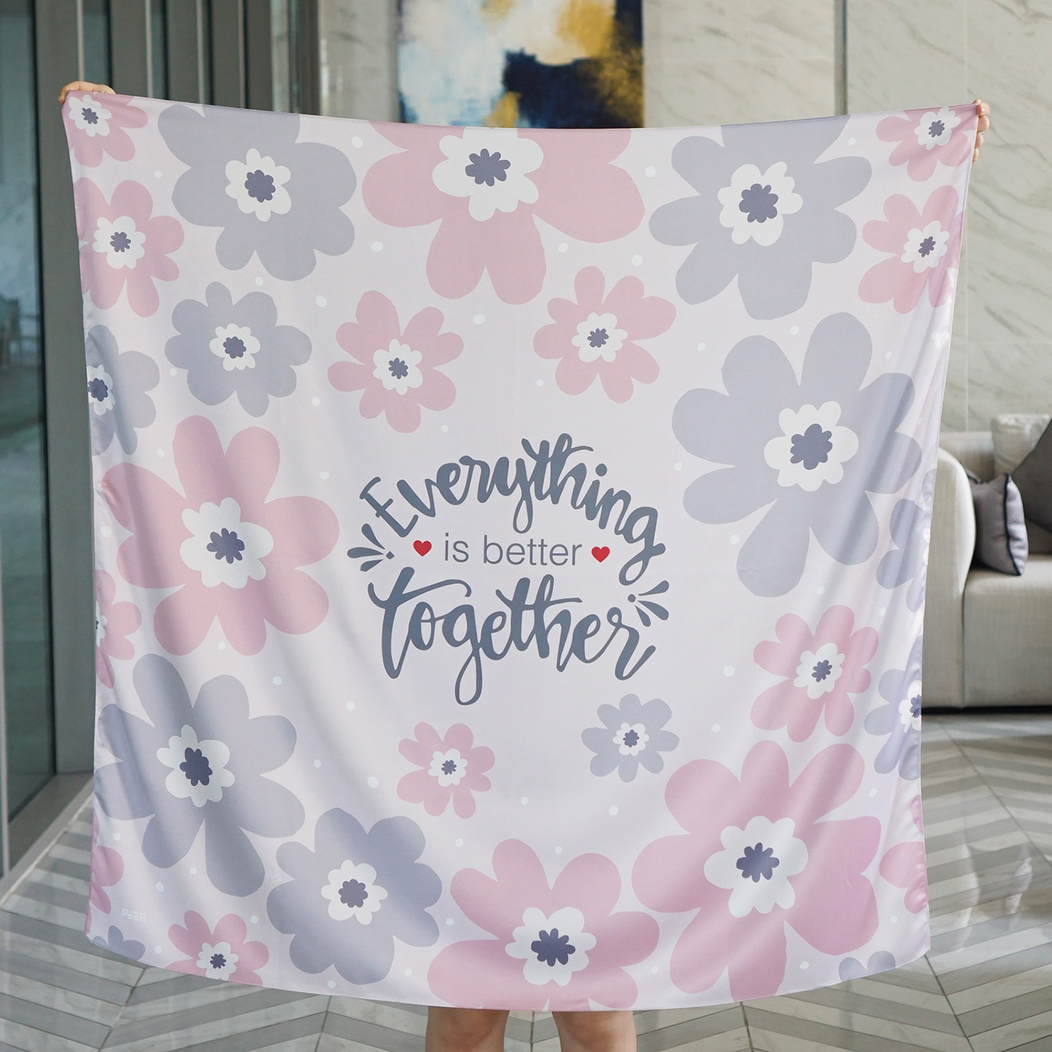 ผ้าพันคอ สั่งทำใส่ชื่อ ลาย Big Flower - Light Pink