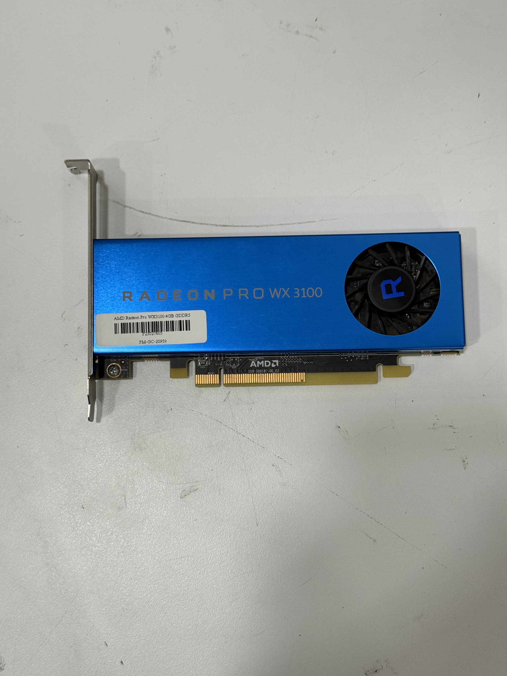การ์ดจอ AMD Radeon Pro WX3100 4GB GDDR5 กราฟิกการ์ดมือสองสภาพดี