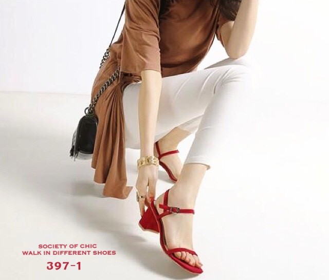 รองเท้าส้นตันกำมะหยี่ (สีแดง)