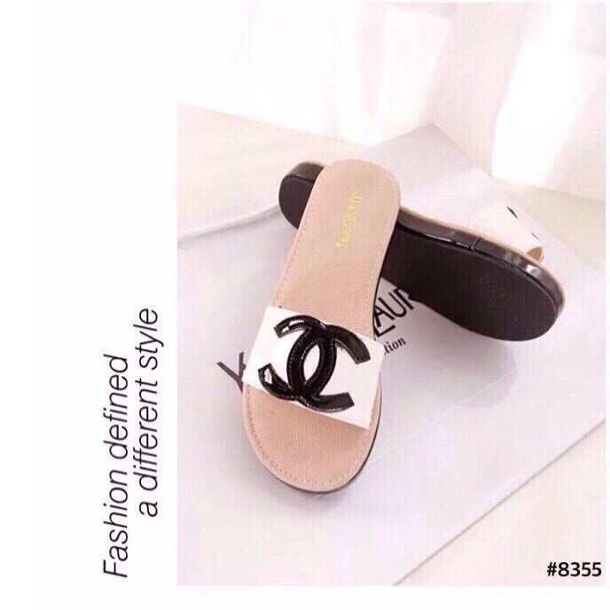 พร้อมส่ง : รองเท้าแตะแต่งลาย สีดำ