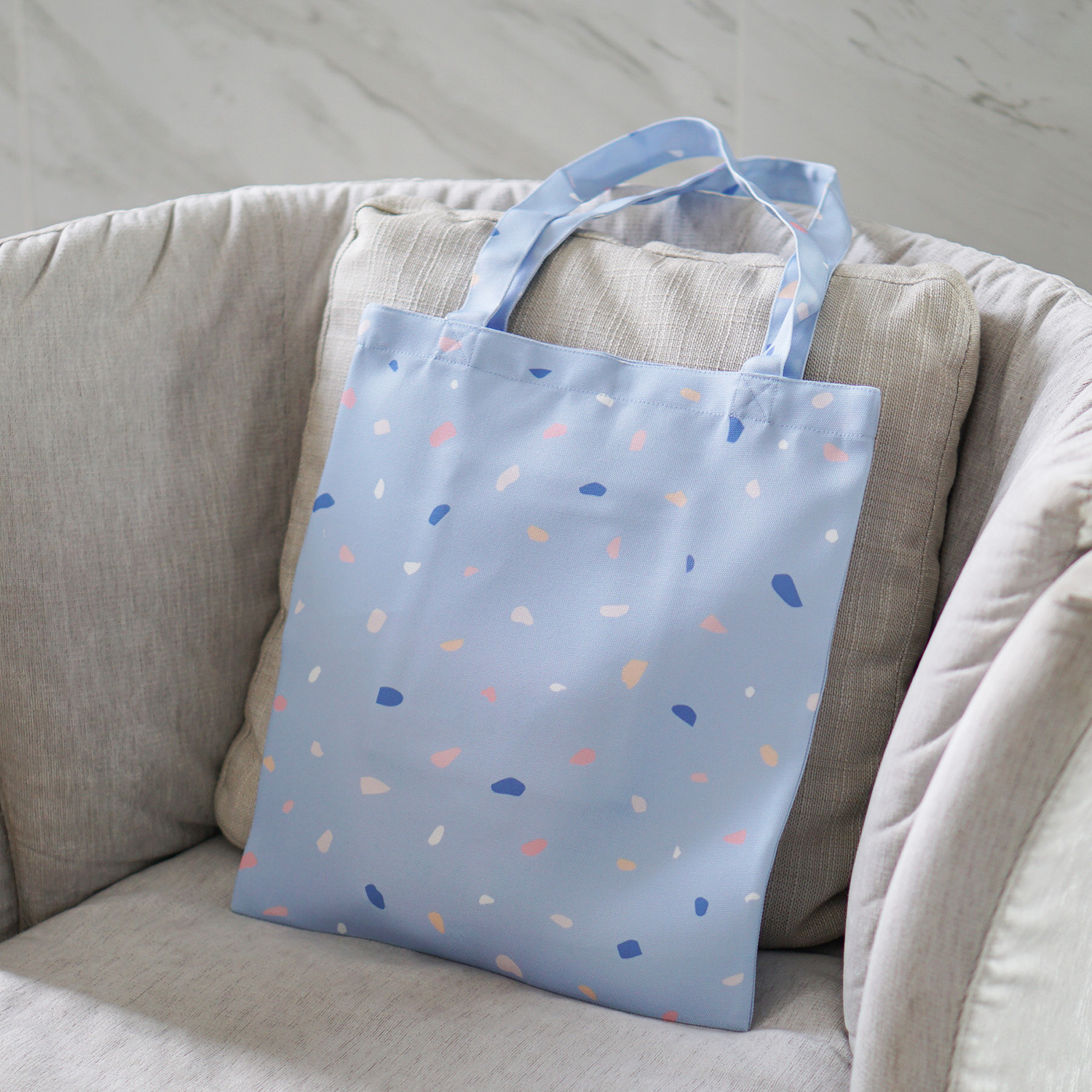 กระเป๋าผ้าแคนวาสพร้อมส่ง ไซส์ M ลาย Terrazzo - Blue
