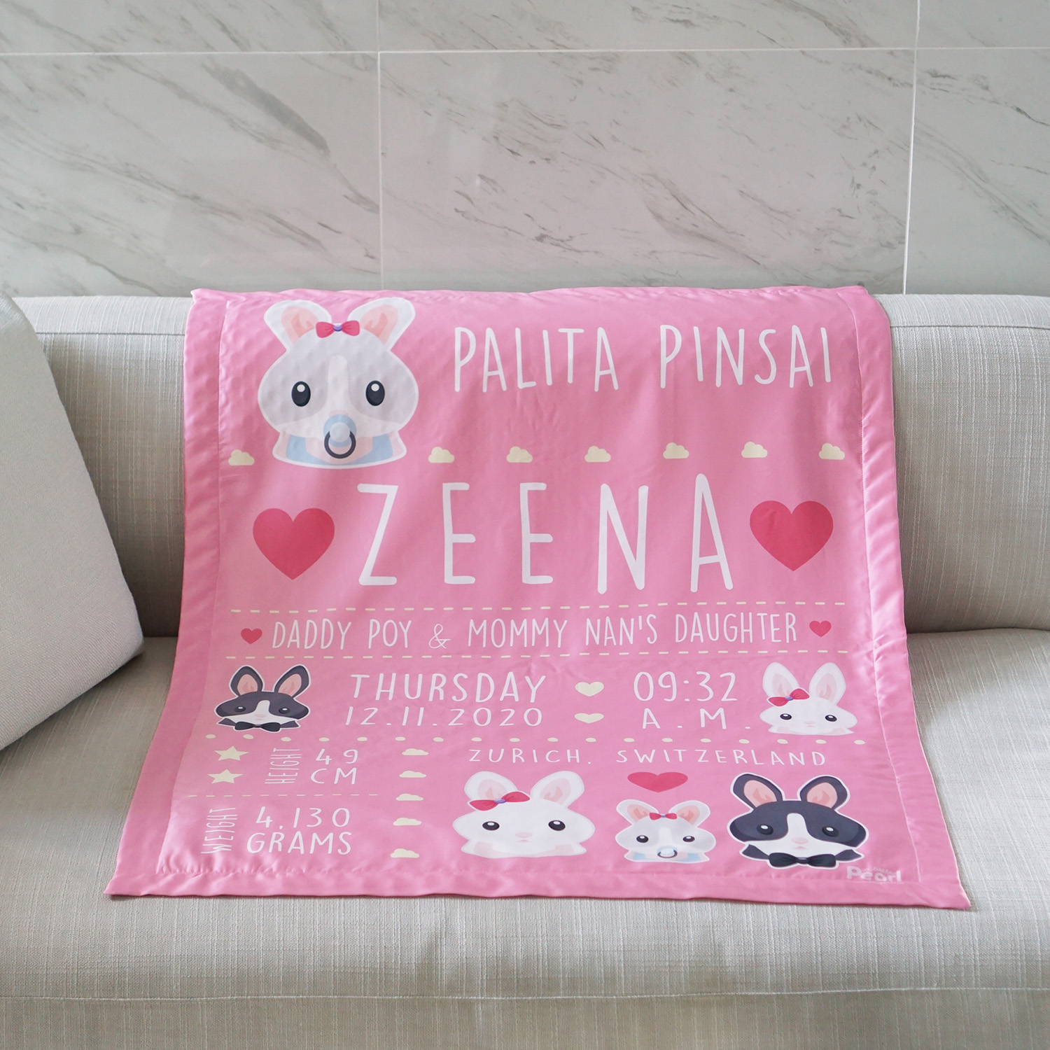 ผ้าห่ม ใส่ประวัติแรกเกิด ลายกระต่าย สีชมพู / Rabbit Family - Pink