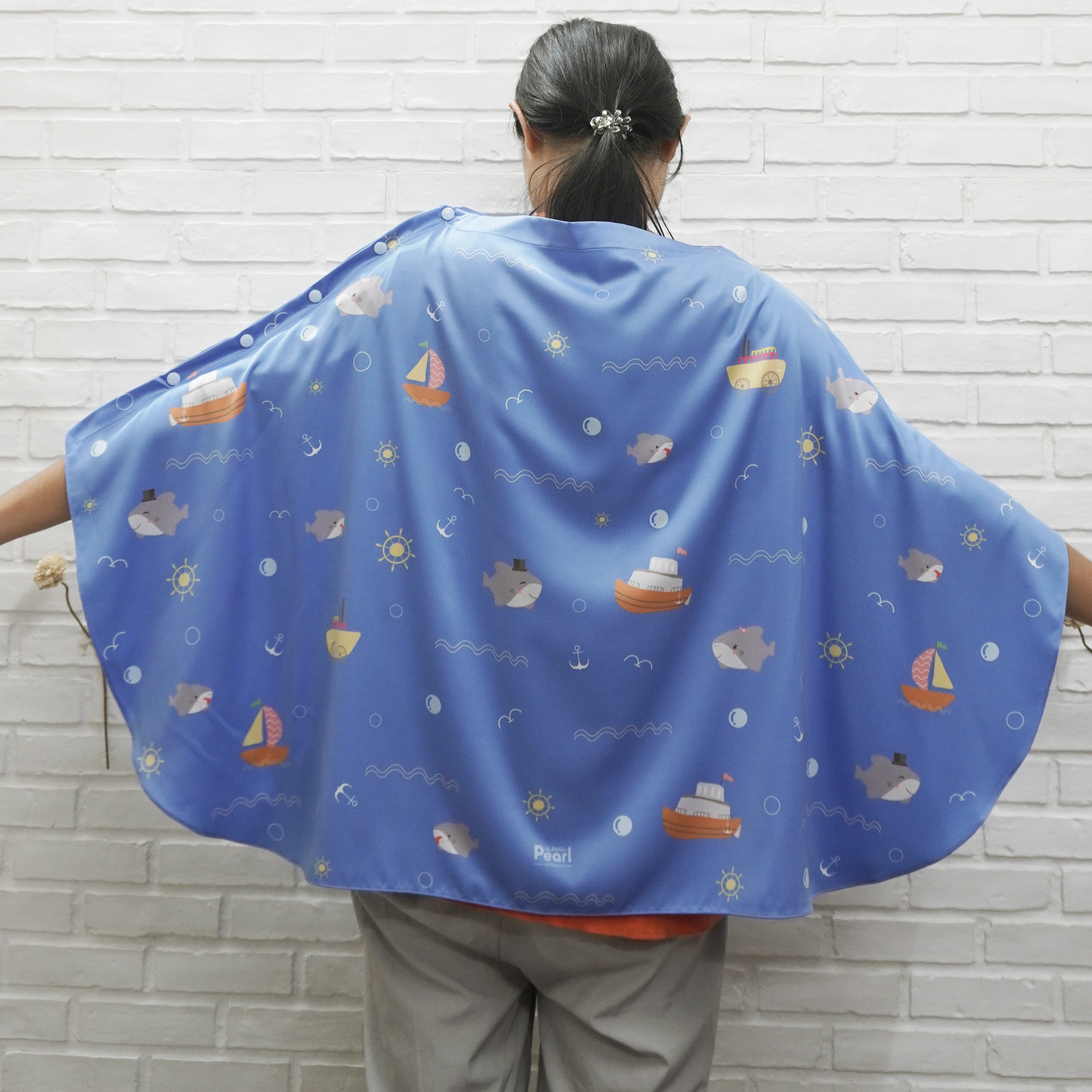 ผ้าคลุมให้นม 3in1 (รุ่นมีกระดุม ถอดโครงได้) แบบสั่งทำใส่ชื่อ ลาย Shark - Dark Blue