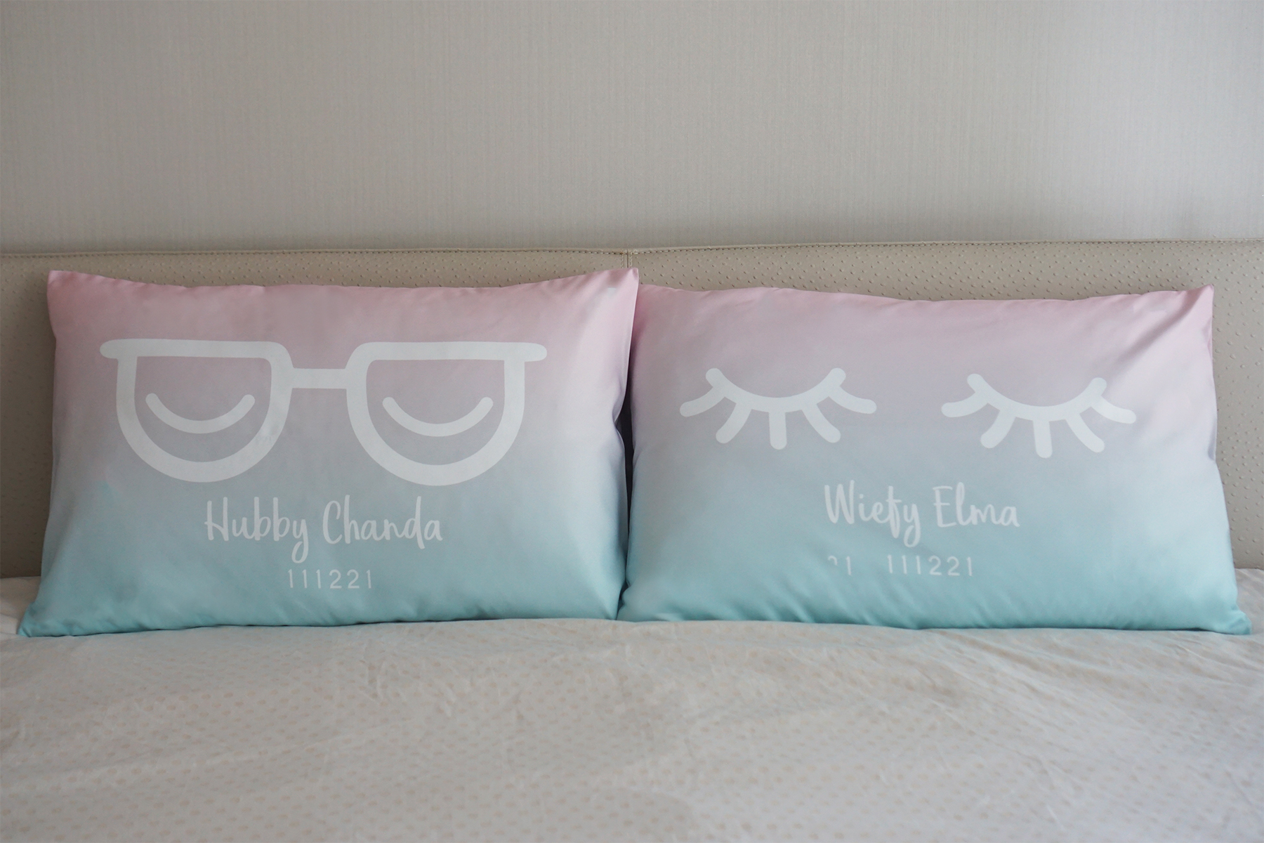 ปลอกหมอนหนุนคู่ พิมพ์ลายเต็มผืน Eyes - Pink Mint