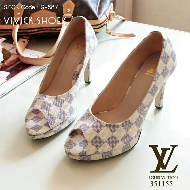 รองเท้าคัทชู Loius Vuitton Damier (ขาว)