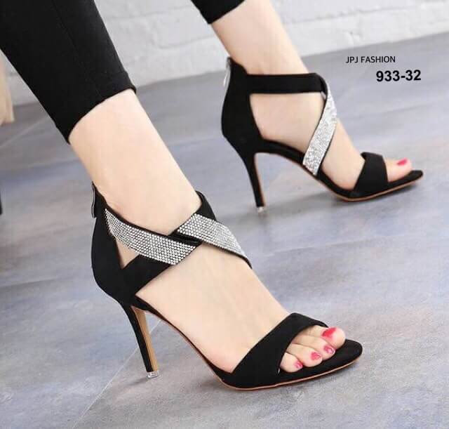 รองเท้าส้นสูงแต่งเพชรสไตล์ Jimmy Choo (สีดำ)