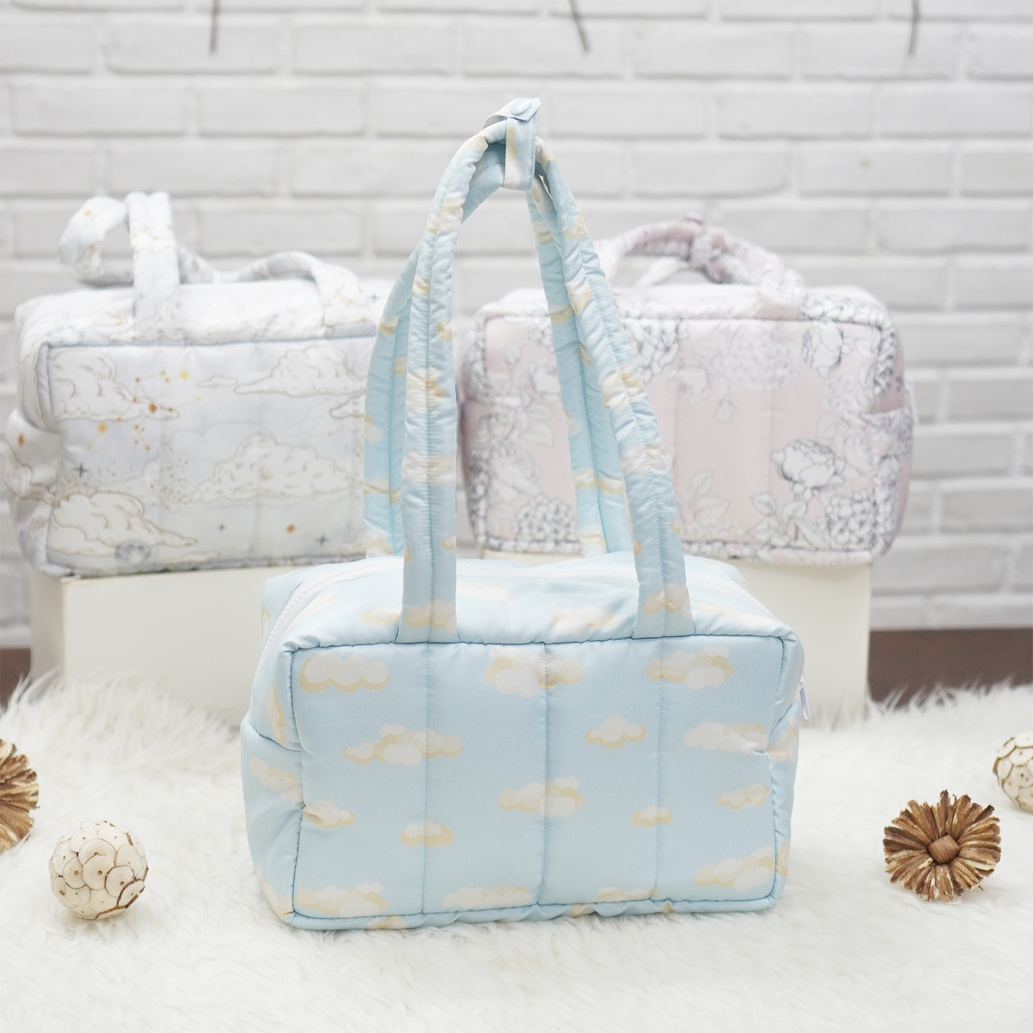 Fluffy Bowling Bag กระเป๋านุ่มนิ่ม ทรง Bowling แบบพร้อมส่ง ลาย Cloud - Blue