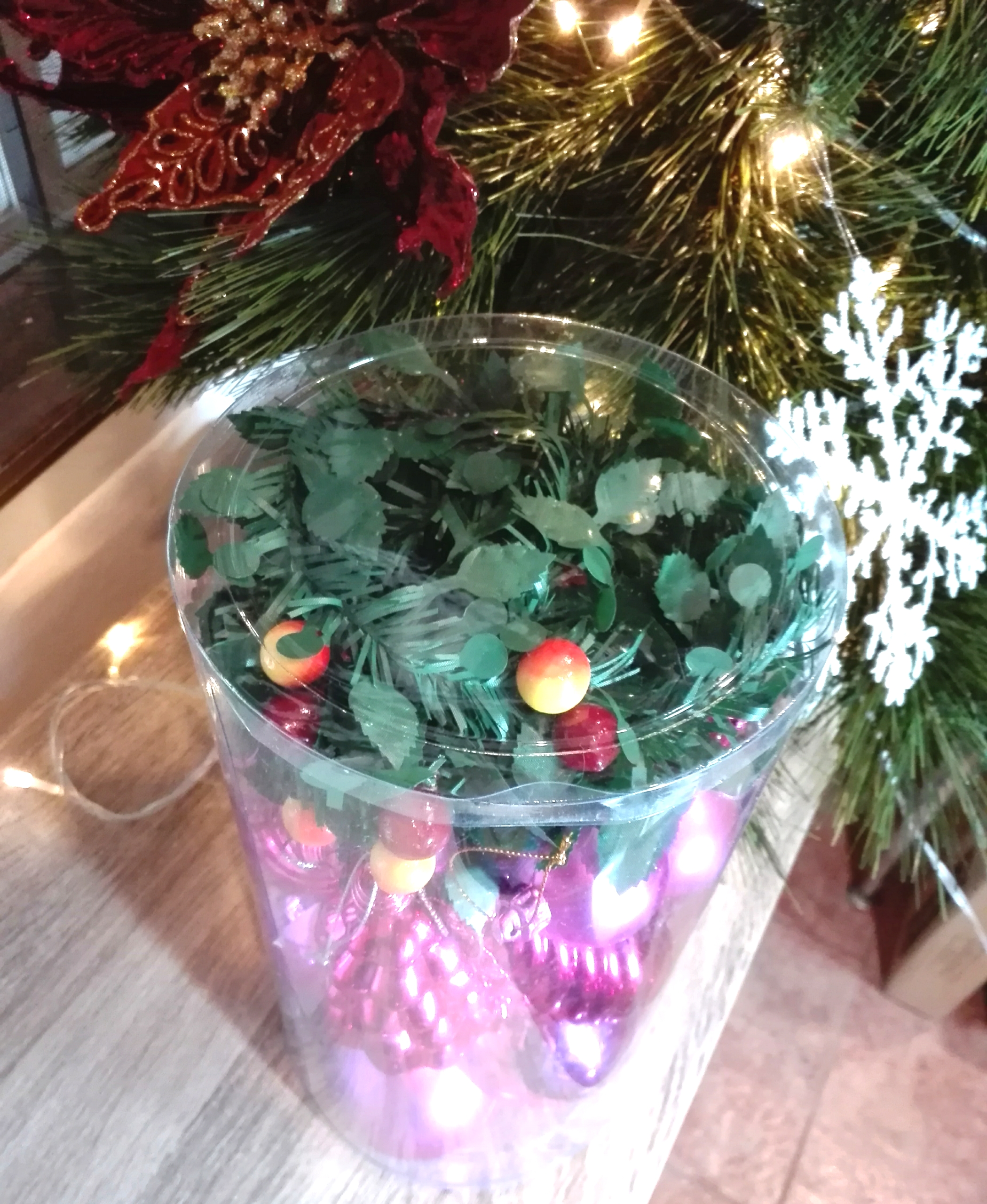 Ornament คละแบบ สีชมพูบานเย็น (Christmas Ornaments)