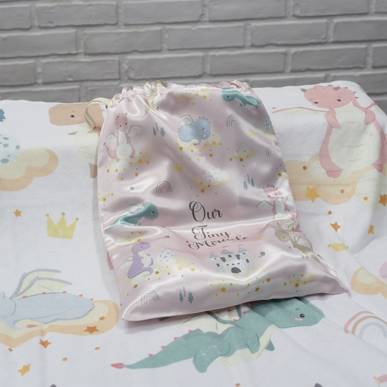 ผ้าห่ม Minky ลาย Dragon 75x100cm แบบปักชื่อ ด้านหลังสีชมพู