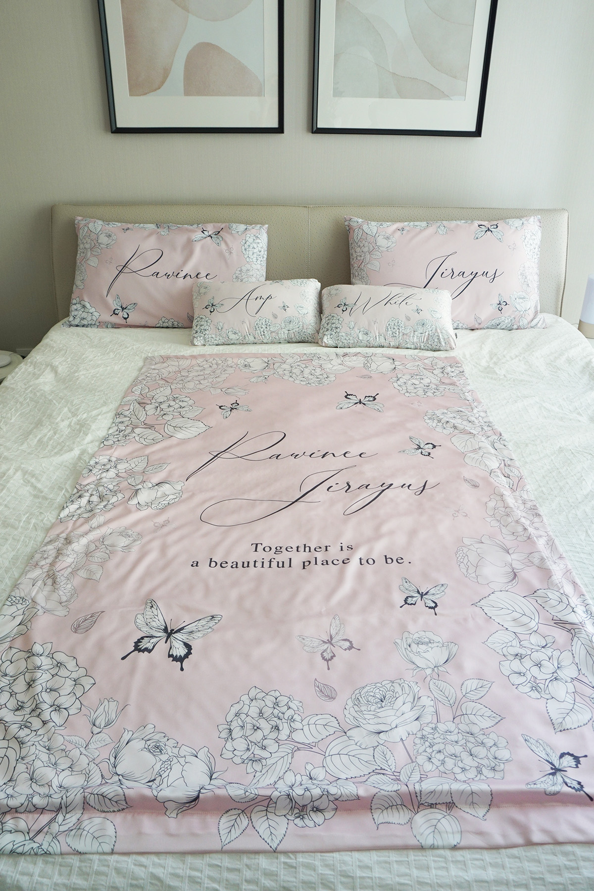ชุดของขวัญแต่งงาน WD5 ปลอกหมอนคู่+หมอนอิง 2 ใบ +ผ้าห่ม ขนาด 100x150cm ลาย Butterfly Vintage - Pink