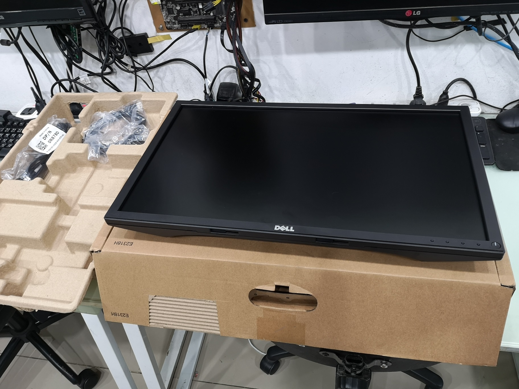 DELL E2318H 23" LED IPS Full HD ของใหม่ ไม่มีขา