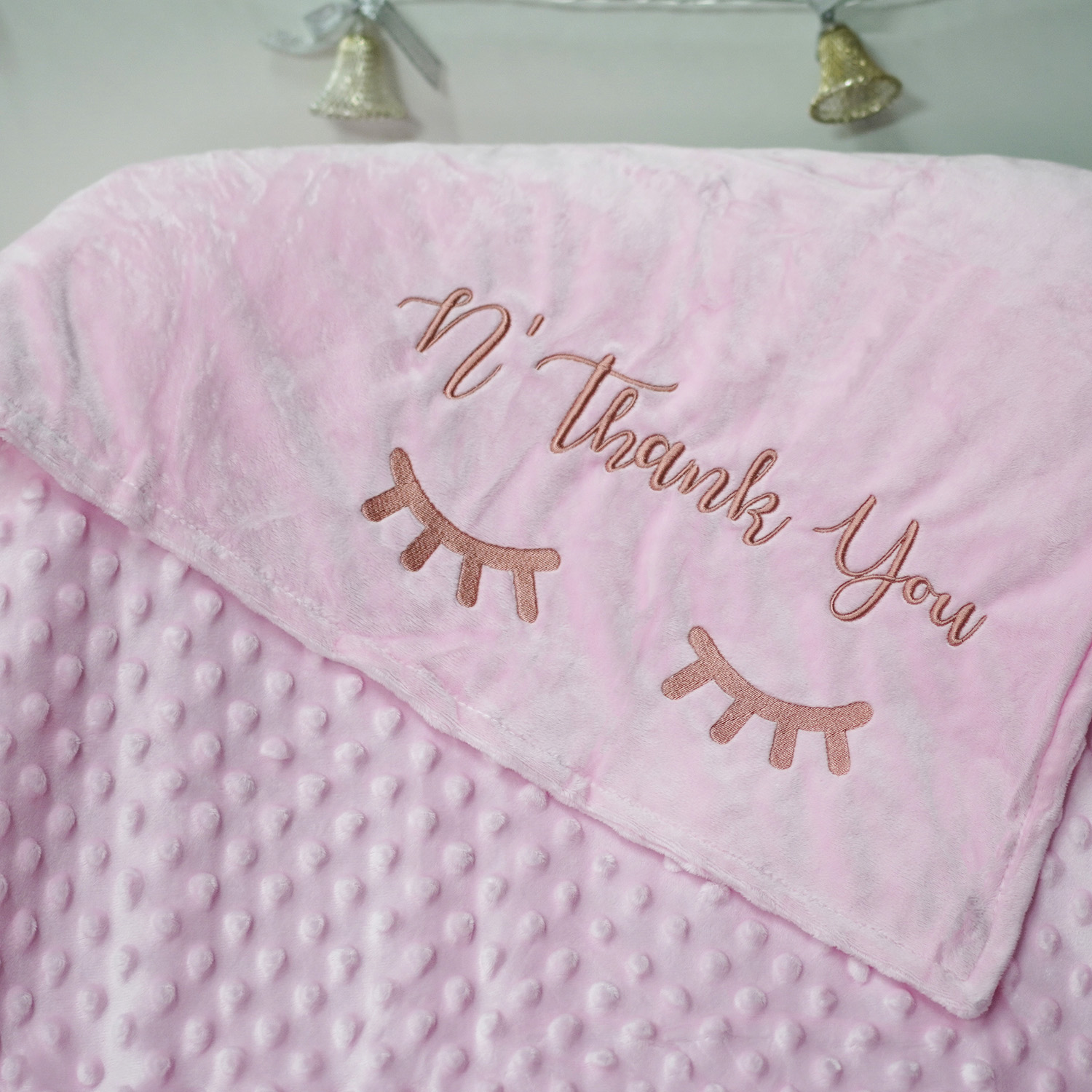 ผ้าห่ม Minky - สีชมพู 75x100cm แบบปักชื่อ+icon - Eyelashes
