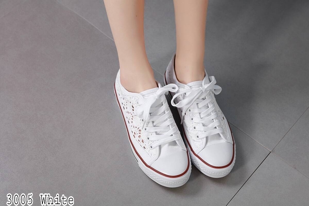 รองเท้าผ้าใบฉลุลายลูกไม้สไตล์Casual