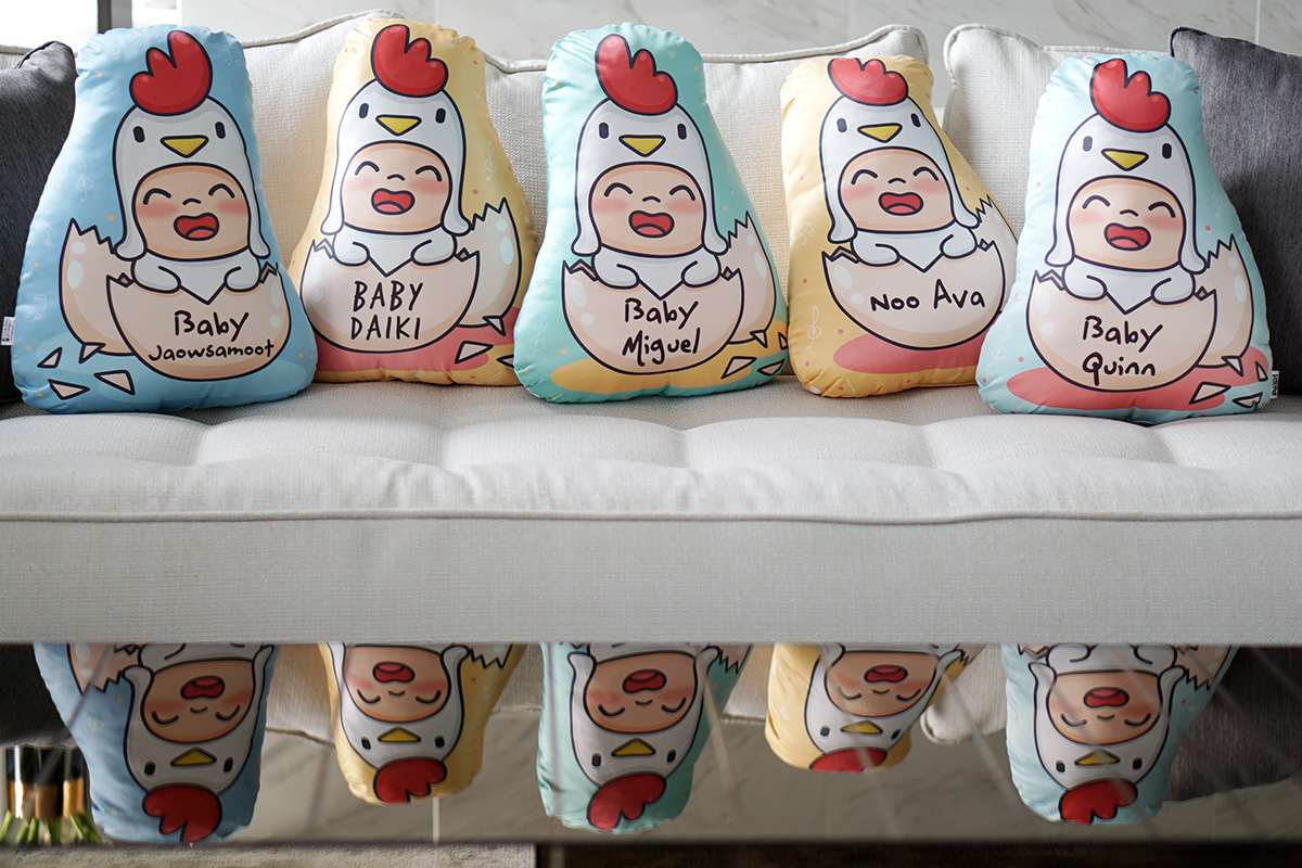 หมอนสั่งทำใส่ชื่อ ลายกุ๊กไก่