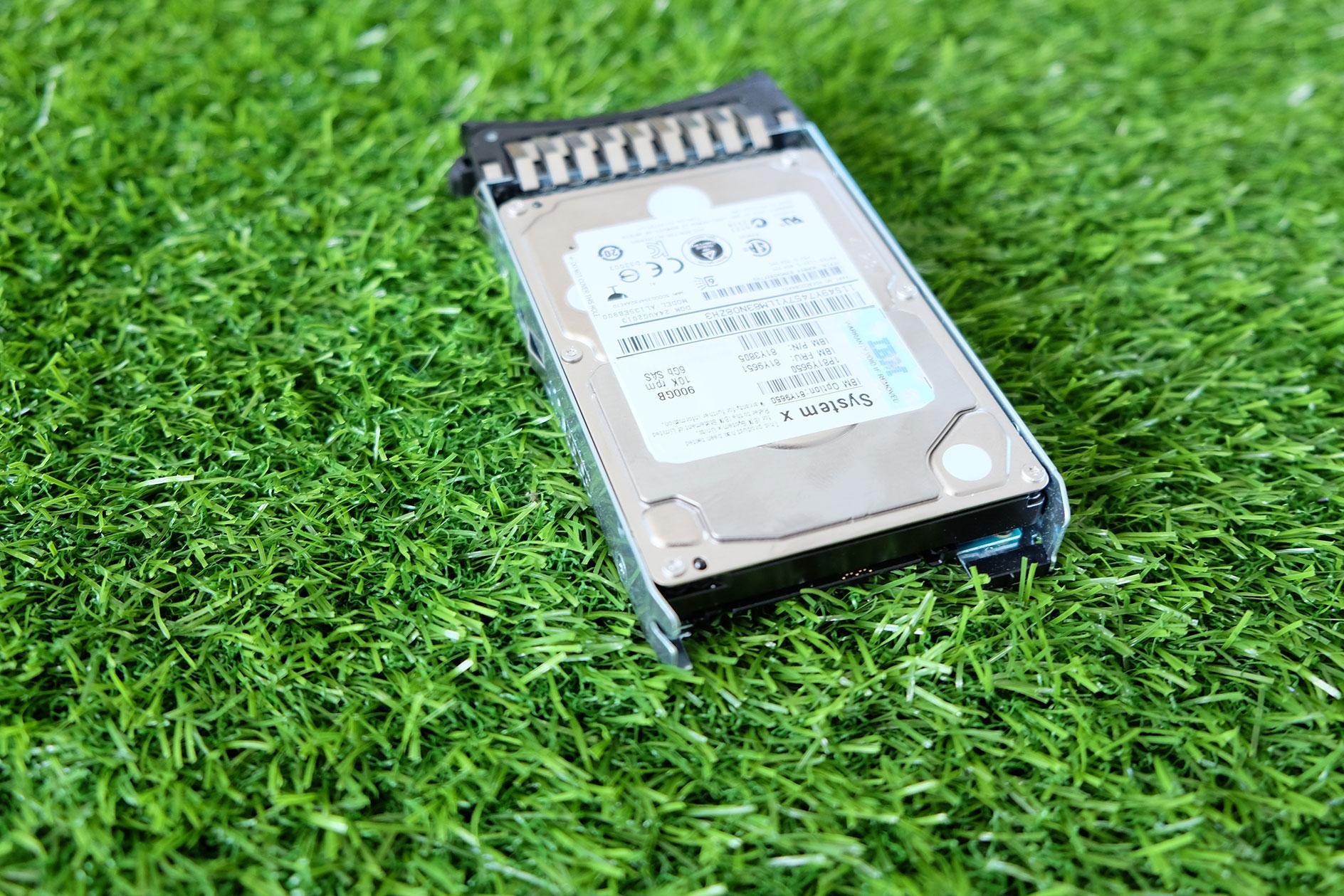 Harddisk IBM SAS 1.2 TB ความเร็ว 10K ขนาด 2.5 มี Tray ให้พร้อม เหมาะกับ Server