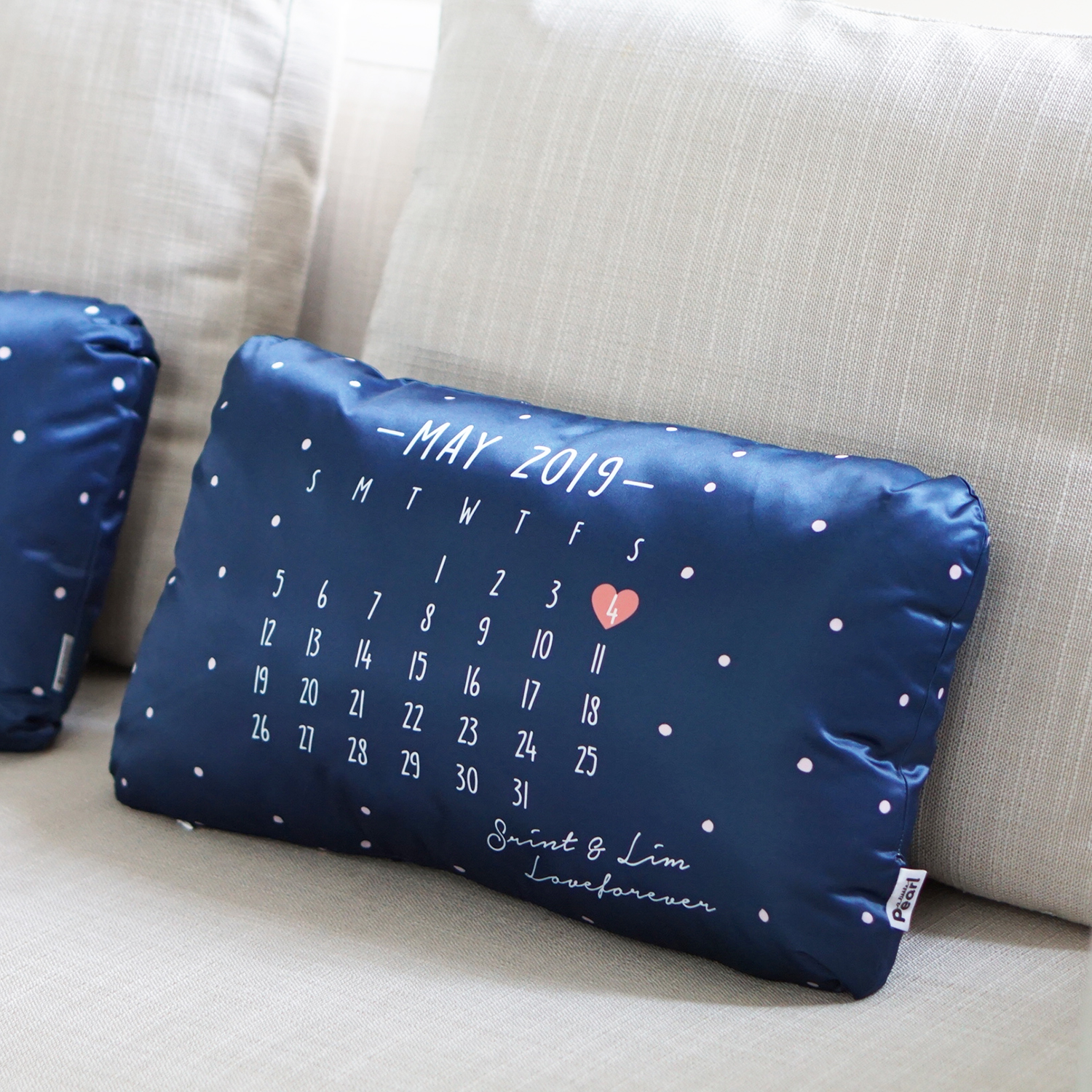 หมอนอิงทรงสี่เหลี่ยมยาว Calendar - Navy