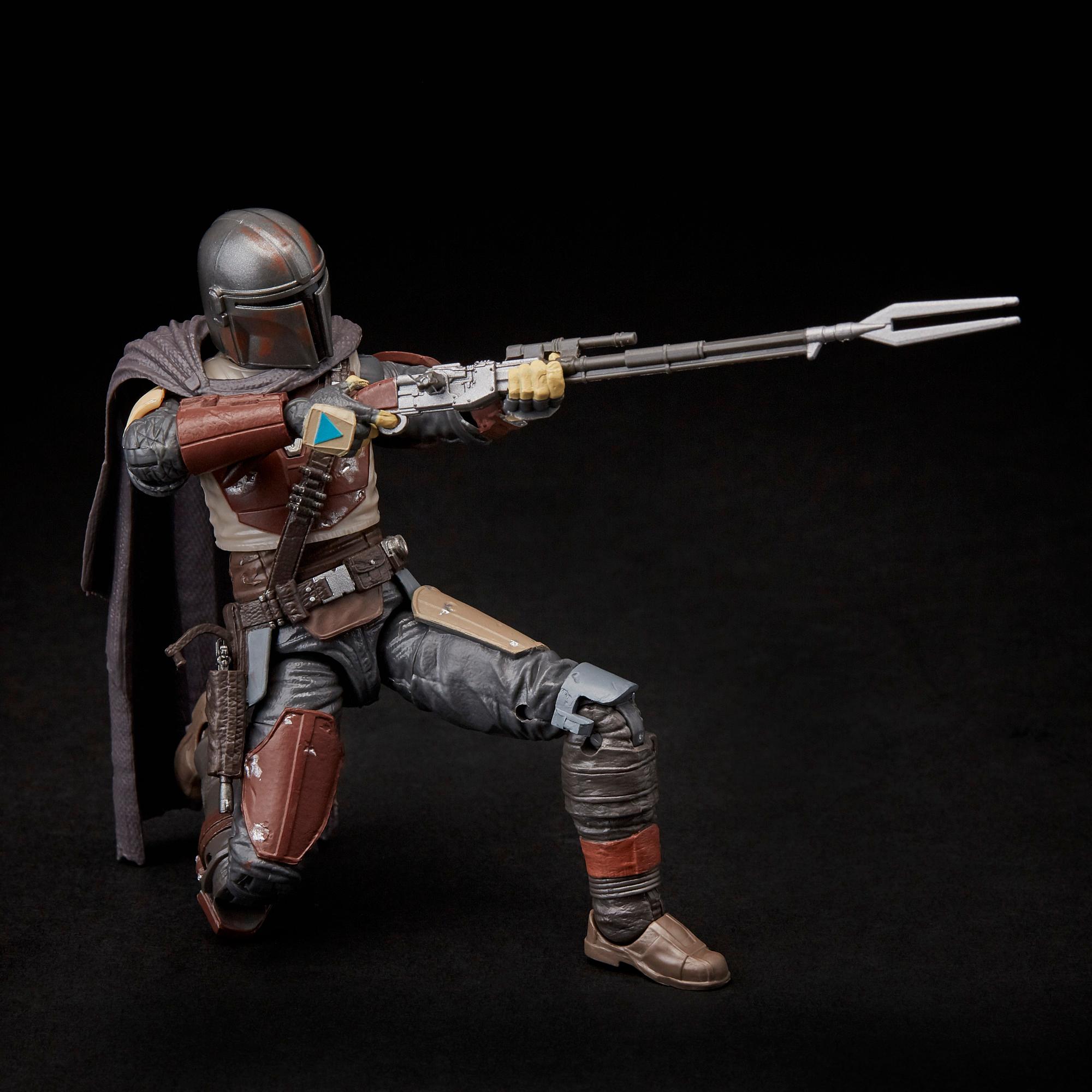 Hasbro Star Wars The Black Series The Mandalorian 6-inch-scale Figure ฮาสโบร สตาร์ วอร์ส เดอะ แบล็ค ซีรีส์ หุ่นโมเดลฟิกเกอร์ เดอะ แมนดาโรเลี่ยน ขนาด 6 นิ้ว ลิขสิทธิ์แท้