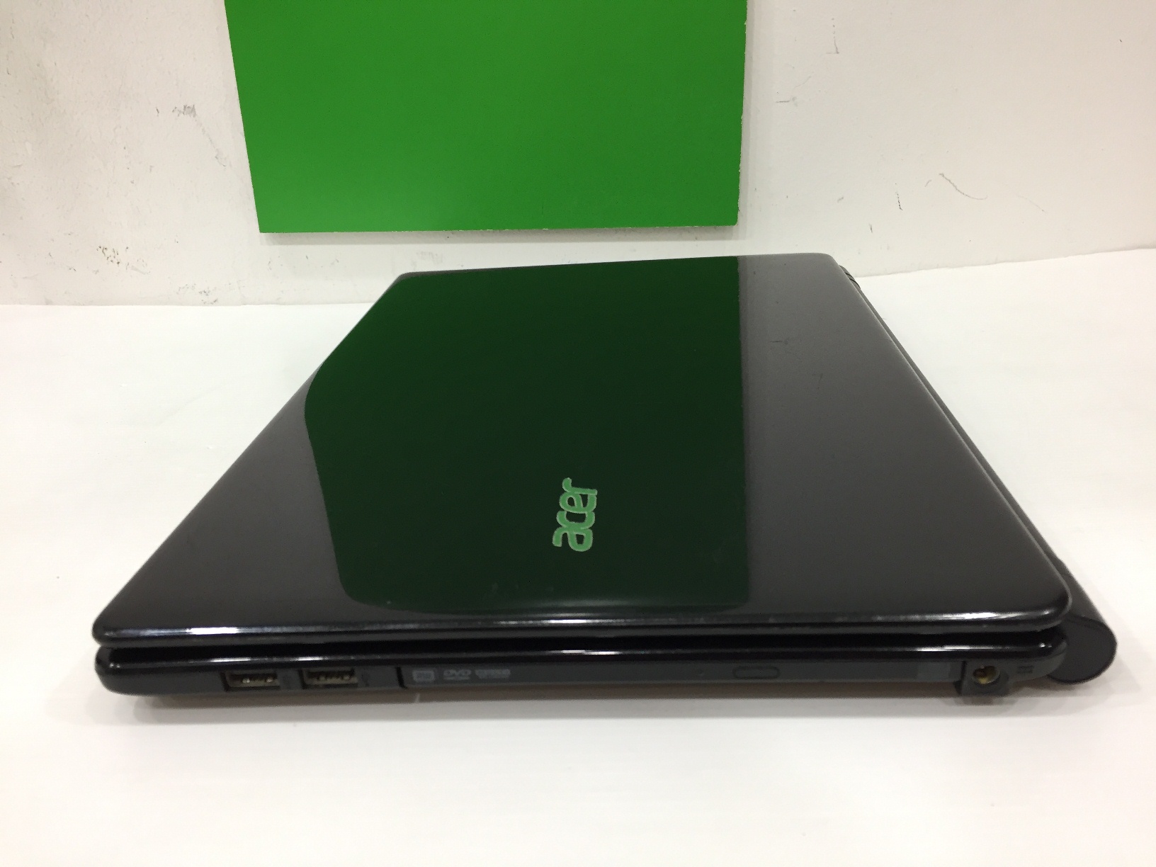 ACER Aspire E1-472G มีตำหนิ